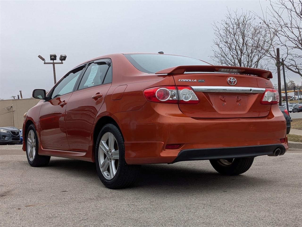 Toyota Corolla S 5-Speed MT 2013