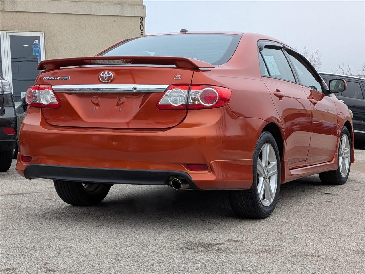 Toyota Corolla S 5-Speed MT 2013