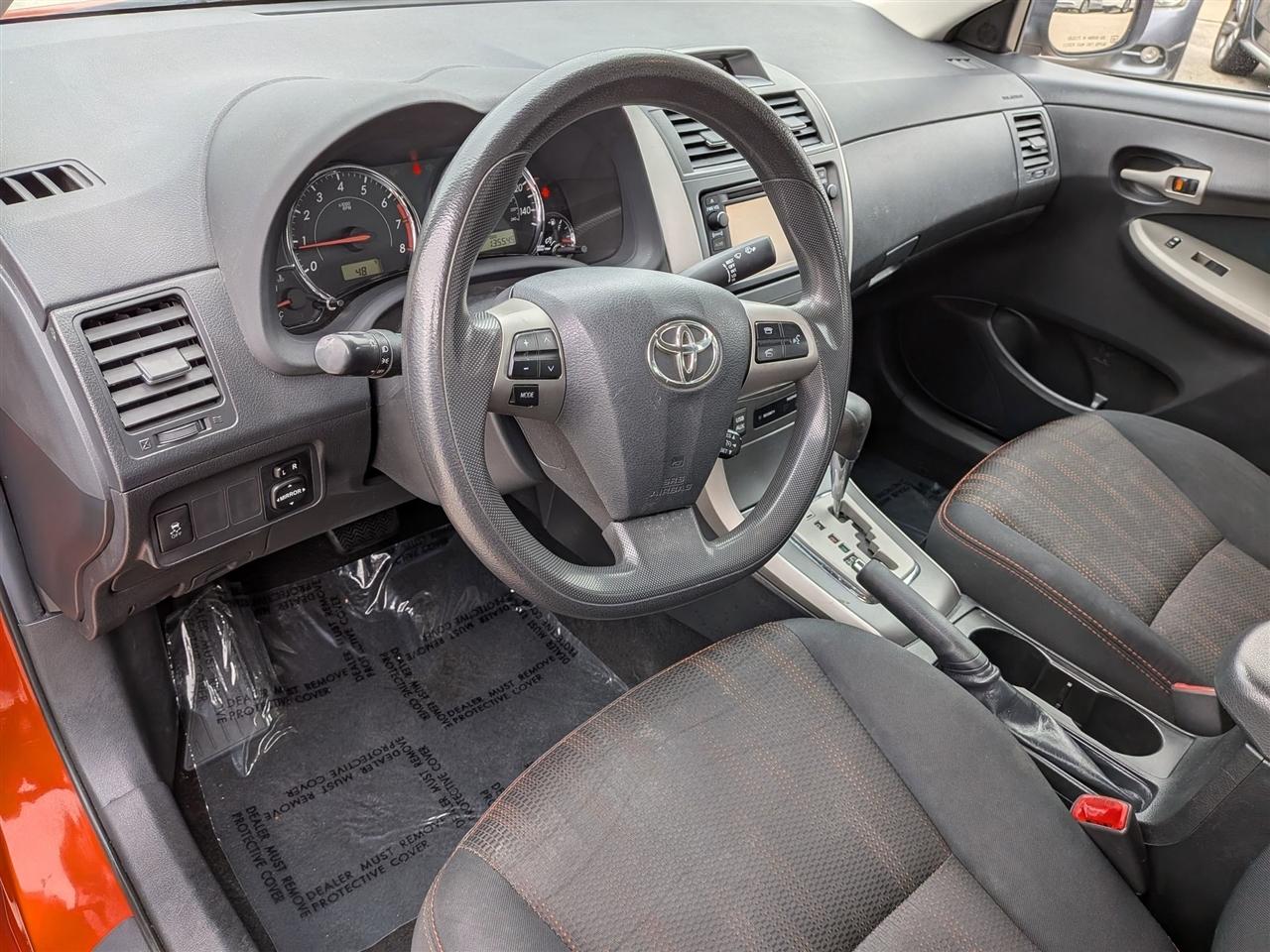 Toyota Corolla S 5-Speed MT 2013