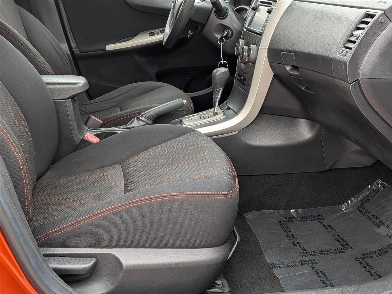 Toyota Corolla S 5-Speed MT 2013