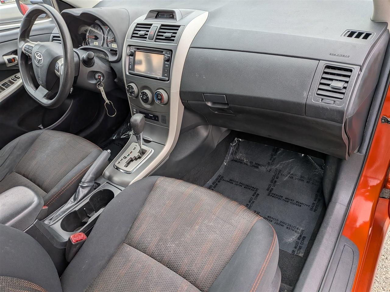 Toyota Corolla S 5-Speed MT 2013