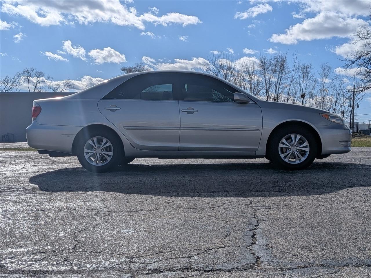Toyota Camry LE V6 2006