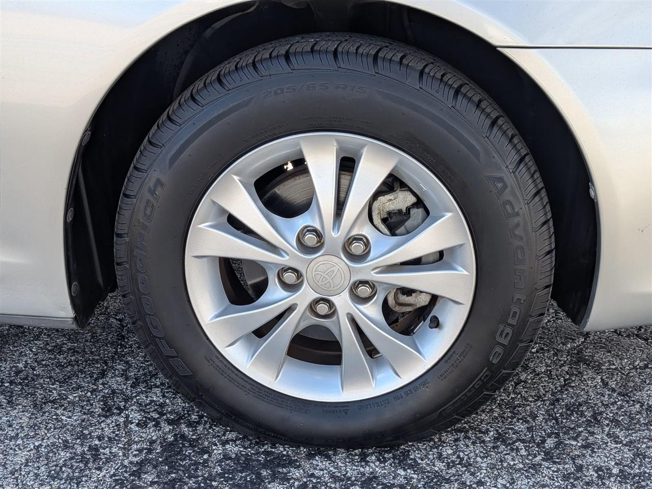 Toyota Camry LE V6 2006