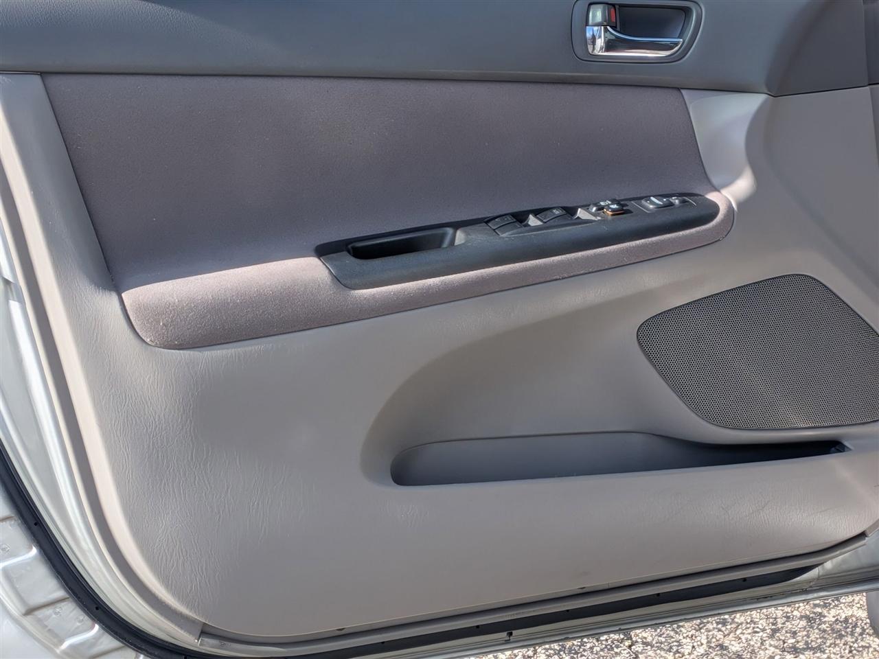 Toyota Camry LE V6 2006