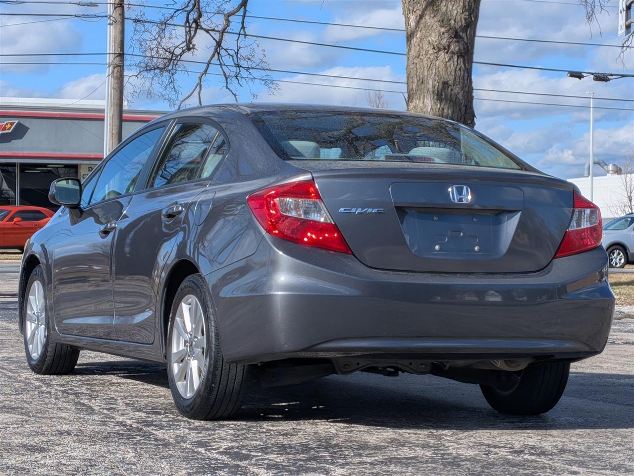 Honda Civic EX Sedan 5-Speed AT 2012