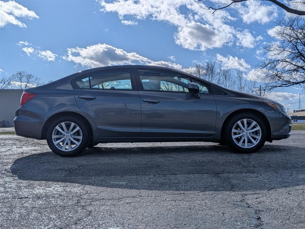 Honda Civic EX Sedan 5-Speed AT 2012