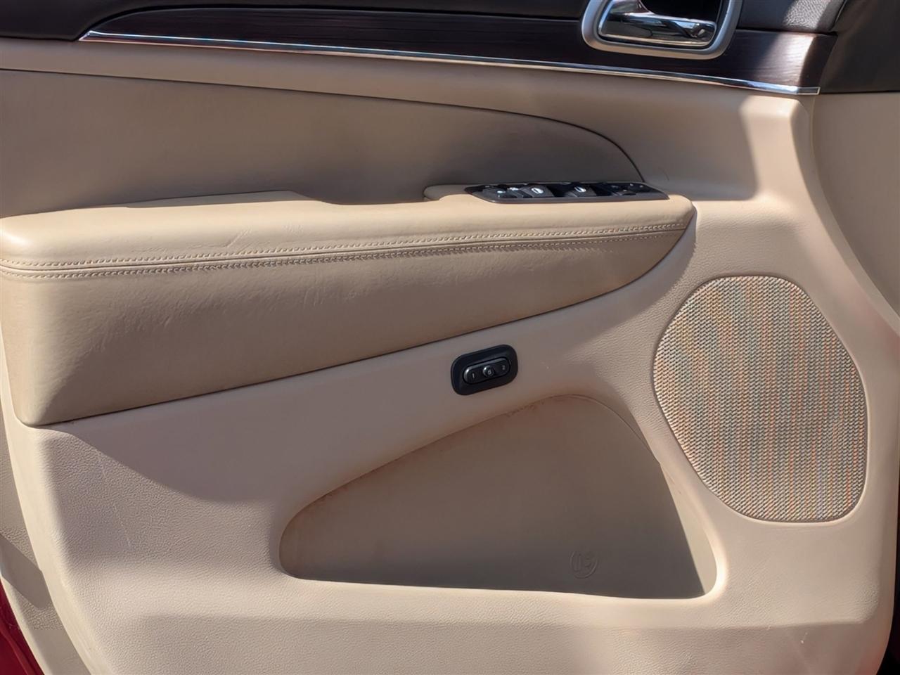 Jeep Grand Cherokee Overland 4D SUV 4WD 2015