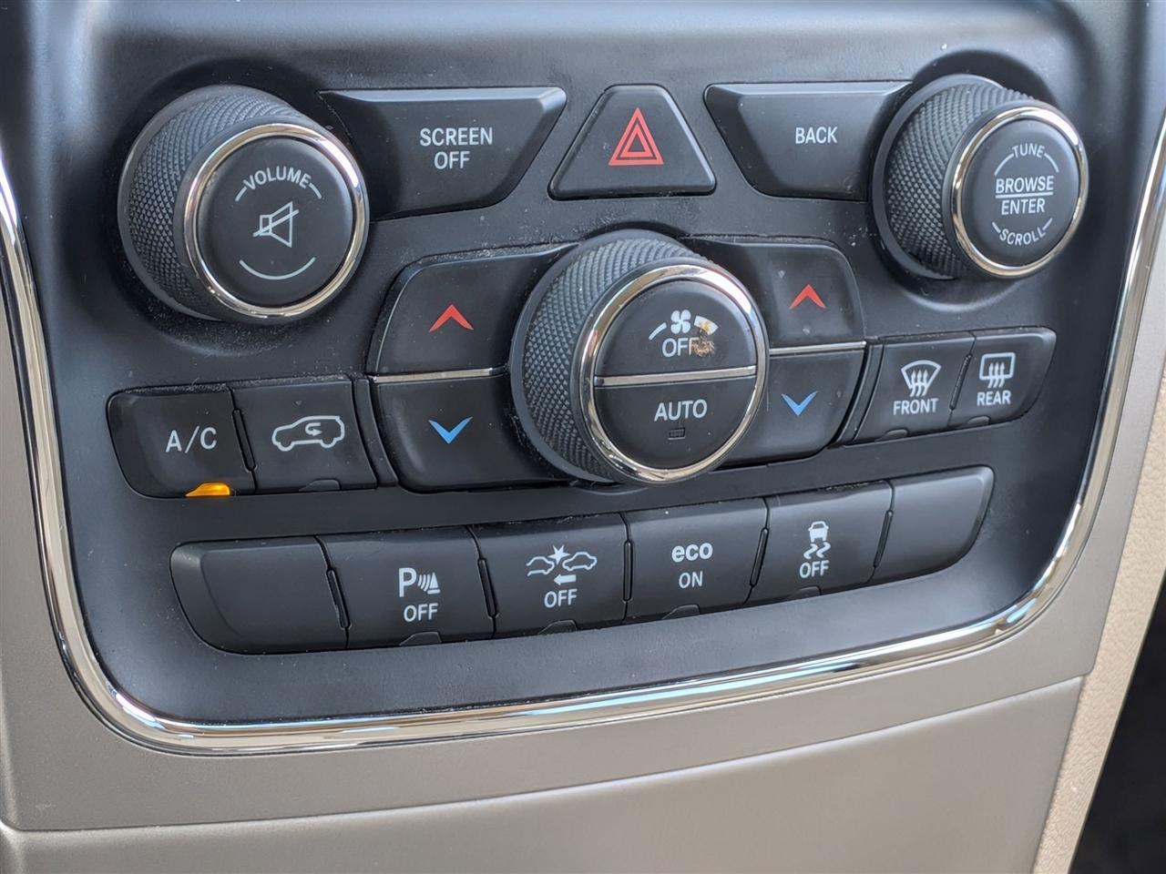 Jeep Grand Cherokee Overland 4D SUV 4WD 2015