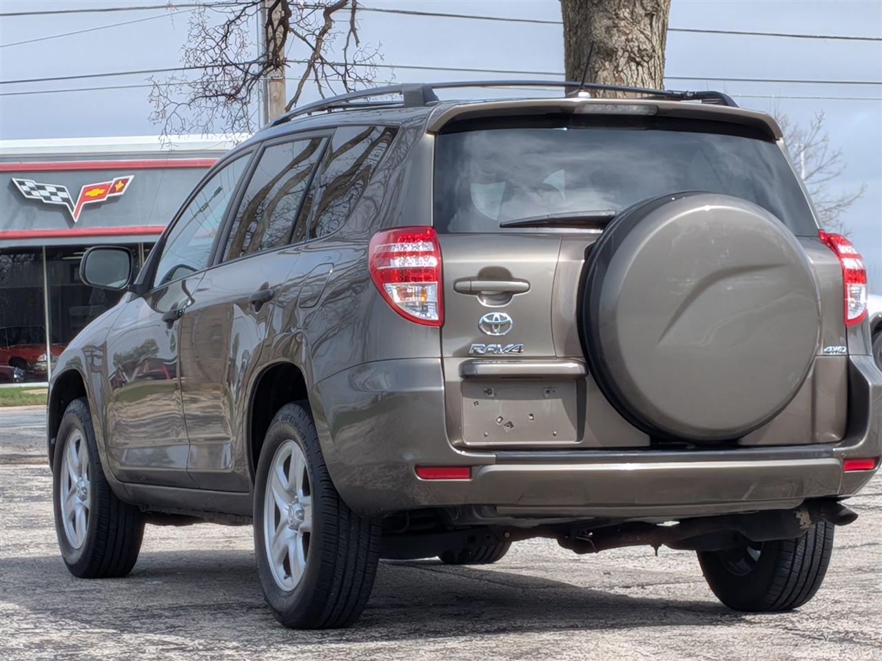 Toyota RAV4 Base I4 4WD 2011