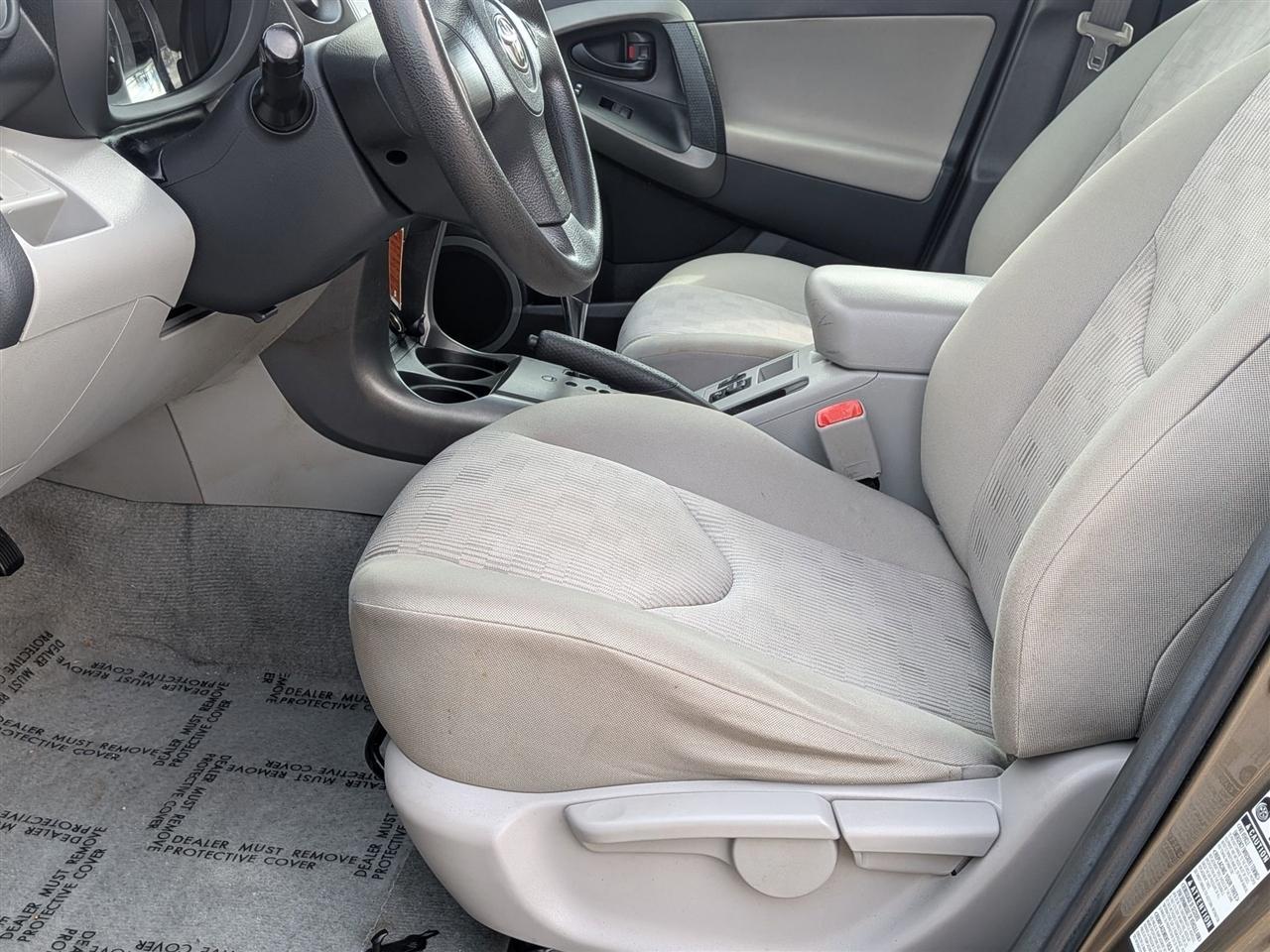 Toyota RAV4 Base I4 4WD 2011