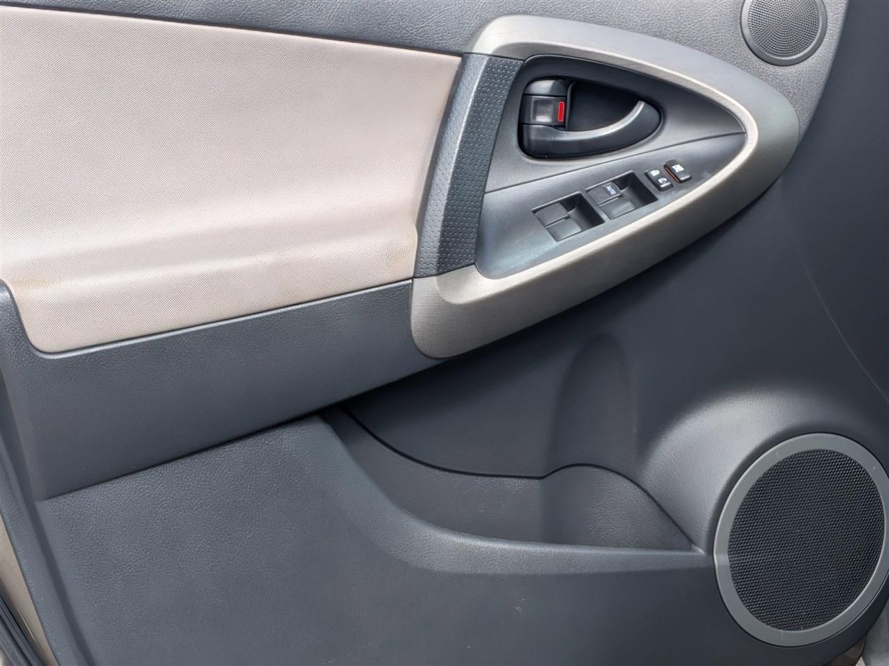 Toyota RAV4 Base I4 4WD 2011