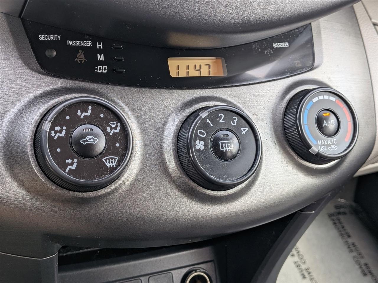 Toyota RAV4 Base I4 4WD 2011