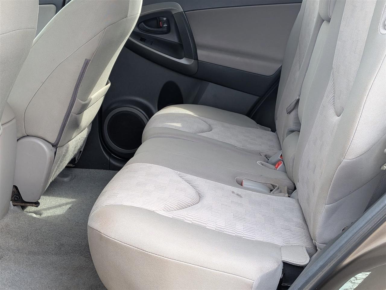 Toyota RAV4 Base I4 4WD 2011