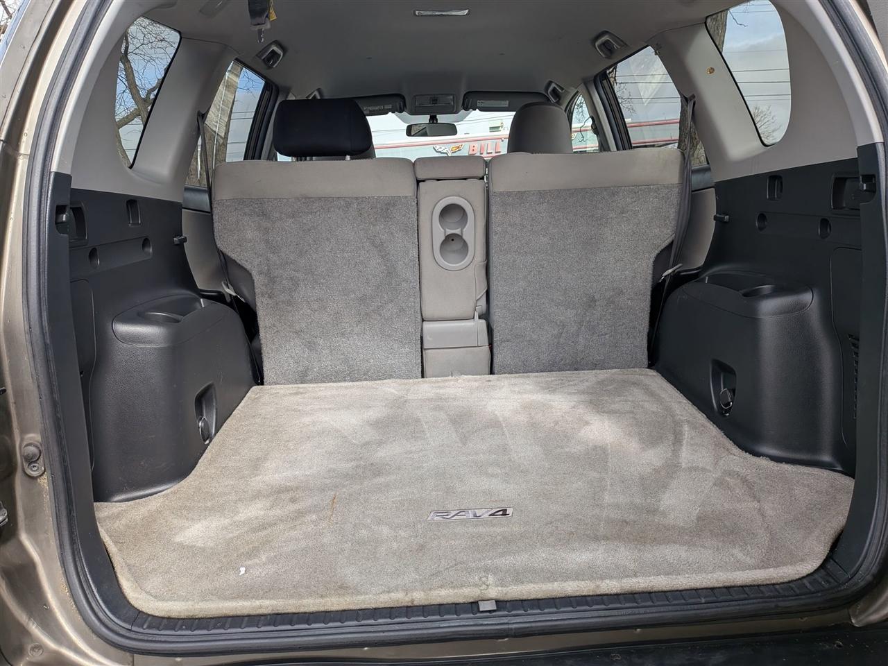 Toyota RAV4 Base I4 4WD 2011