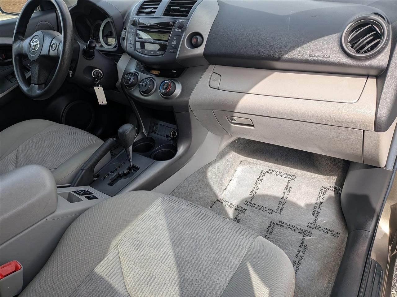 Toyota RAV4 Base I4 4WD 2011