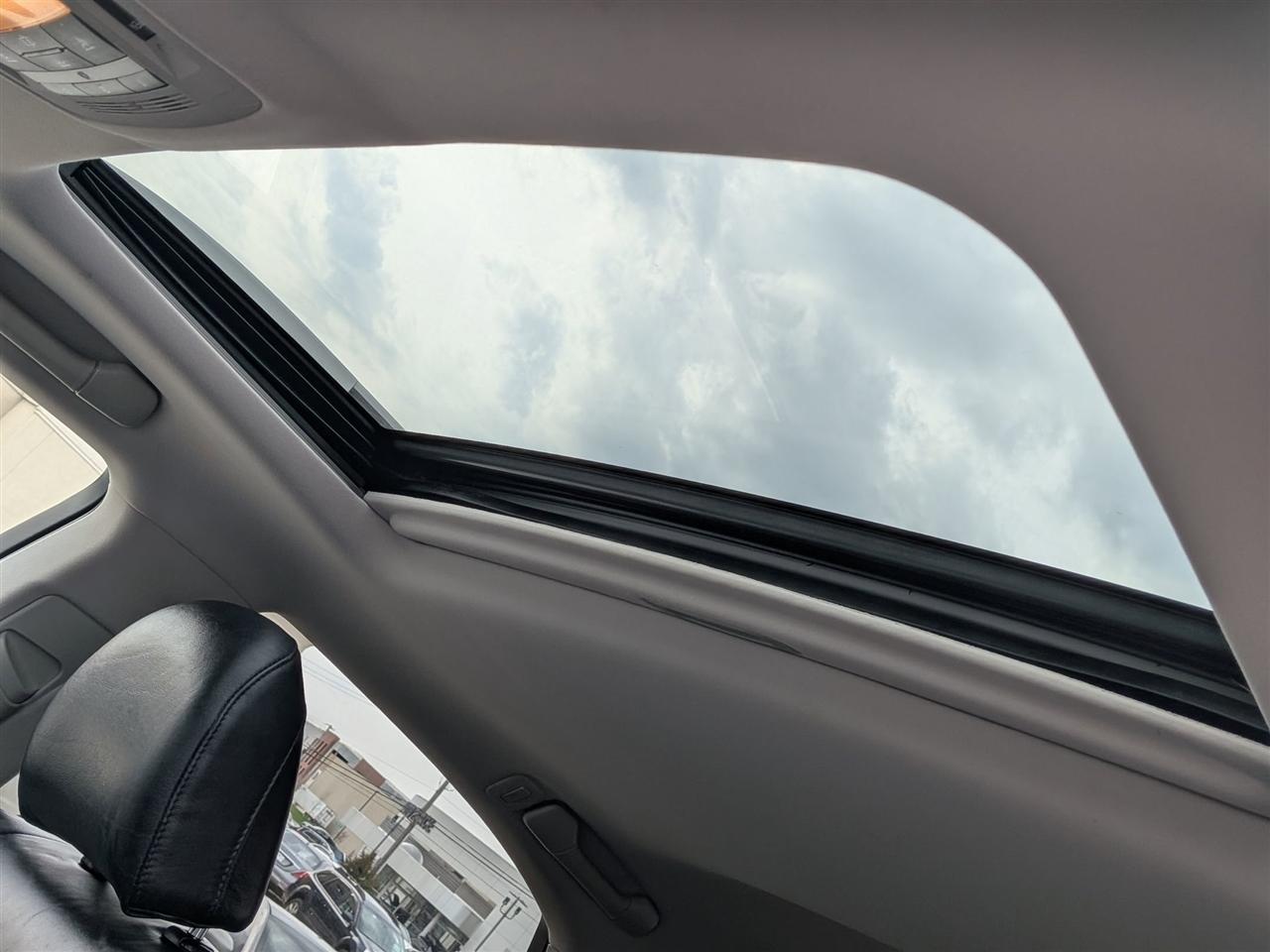 Lexus RX 350 4D SUV AWD 2011