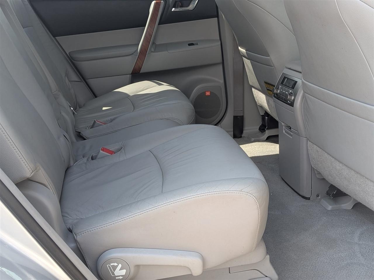 Toyota Highlander Limited 4D SUV AWD 2009