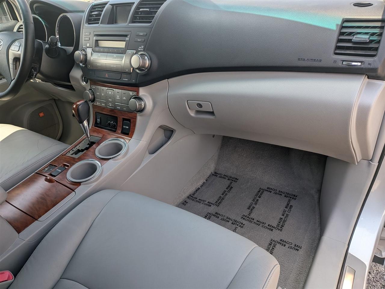 Toyota Highlander Limited 4D SUV AWD 2009