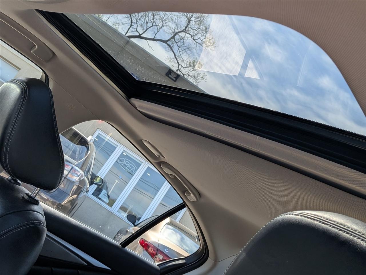 Infiniti Q50 Premium AWD 2014