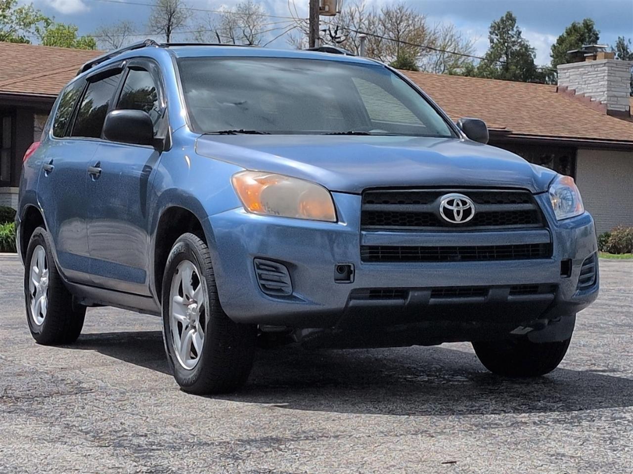 Toyota RAV4 Base I4 4WD 2010