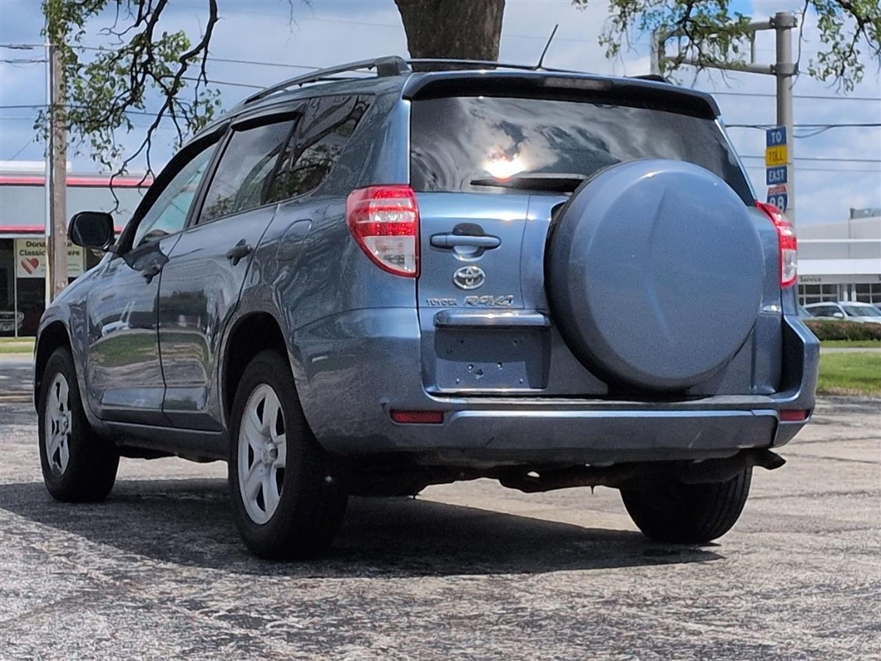 Toyota RAV4 Base I4 4WD 2010