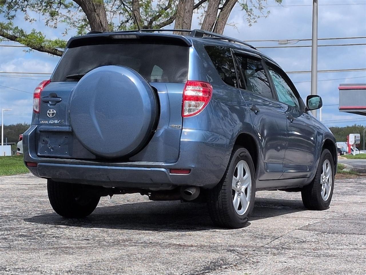 Toyota RAV4 Base I4 4WD 2010