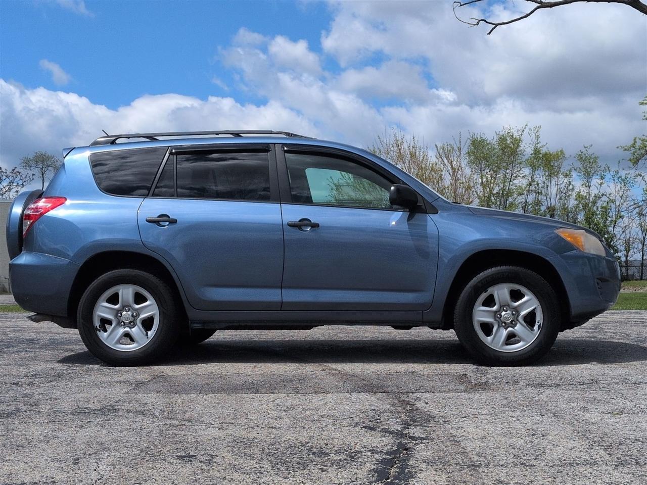 Toyota RAV4 Base I4 4WD 2010