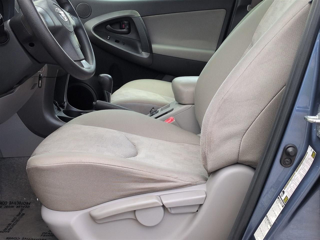 Toyota RAV4 Base I4 4WD 2010