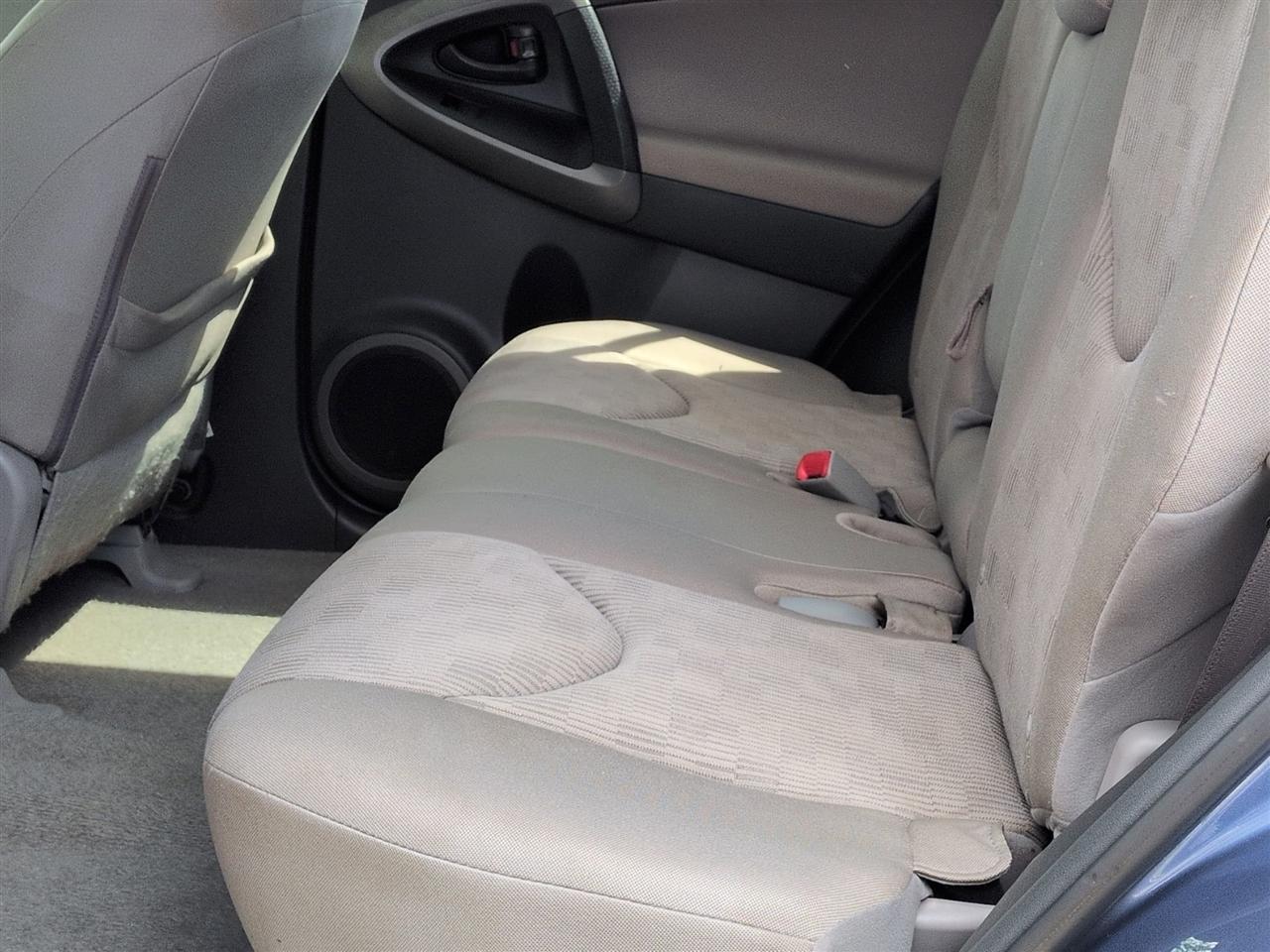 Toyota RAV4 Base I4 4WD 2010