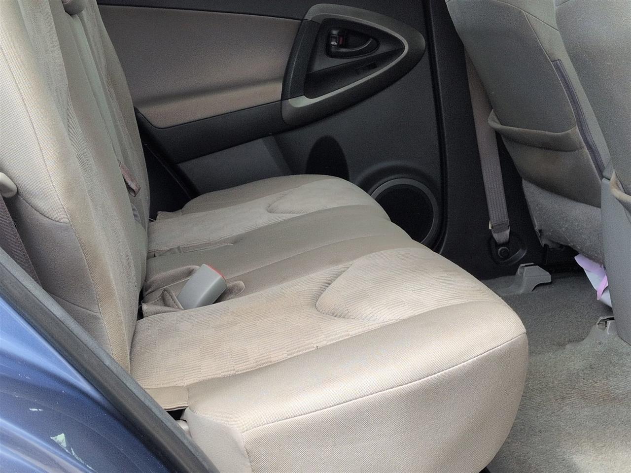 Toyota RAV4 Base I4 4WD 2010