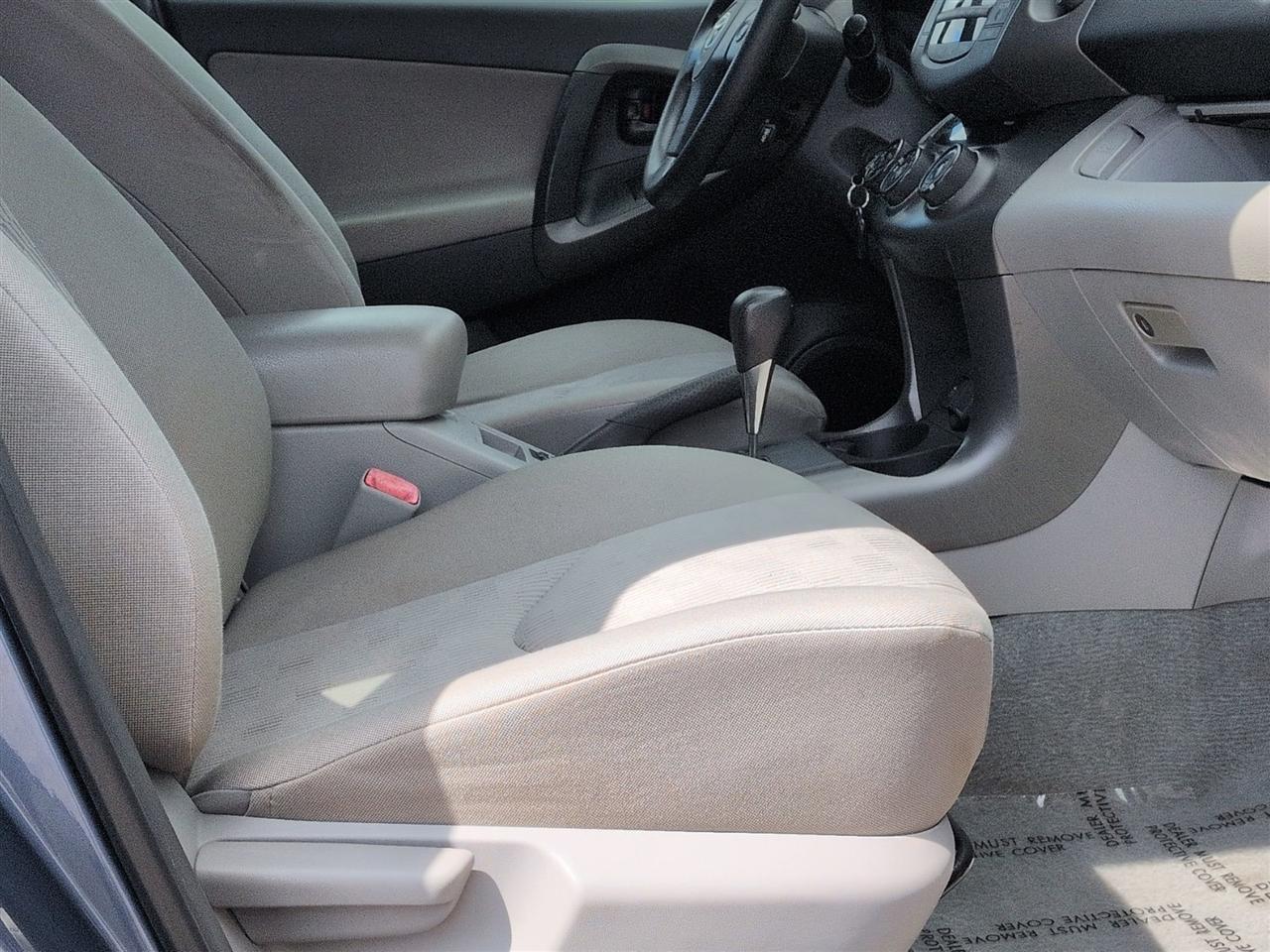 Toyota RAV4 Base I4 4WD 2010