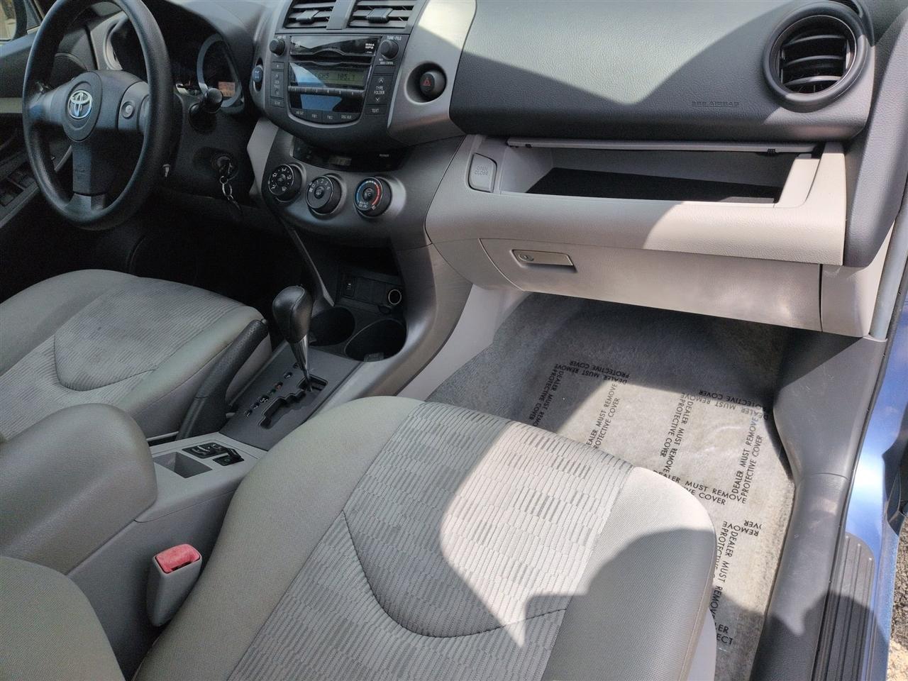 Toyota RAV4 Base I4 4WD 2010