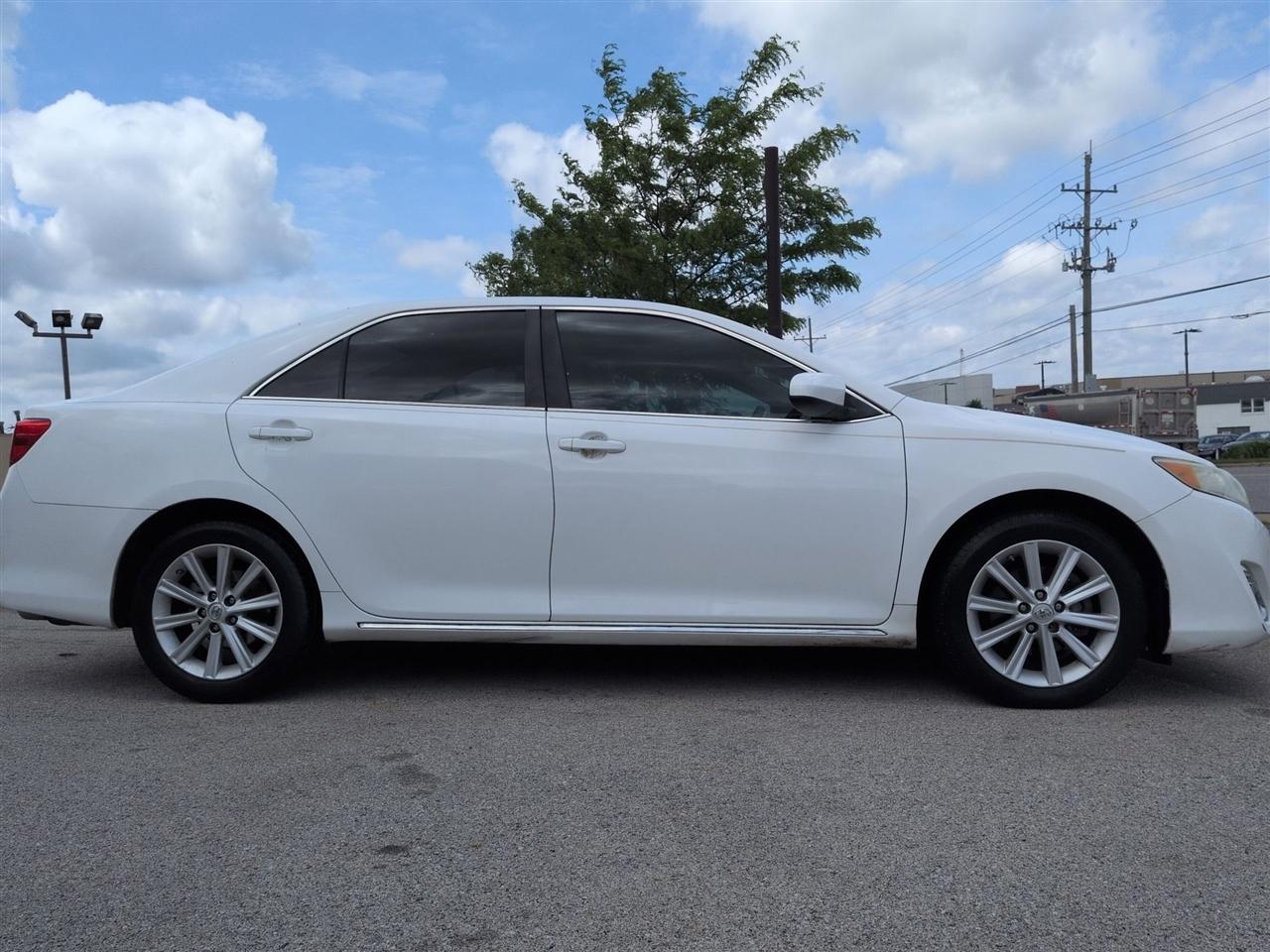 Toyota Camry XLE V6 2013
