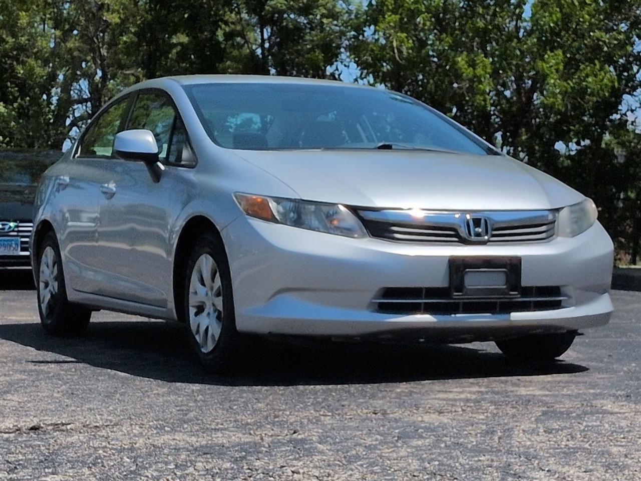 Honda Civic LX Sedan 5-Speed AT 2012