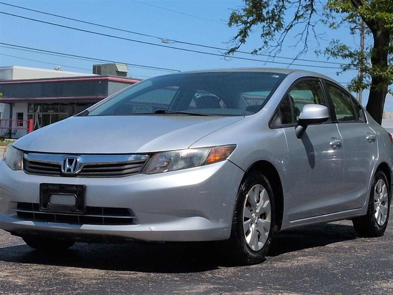Honda Civic LX Sedan 5-Speed AT 2012