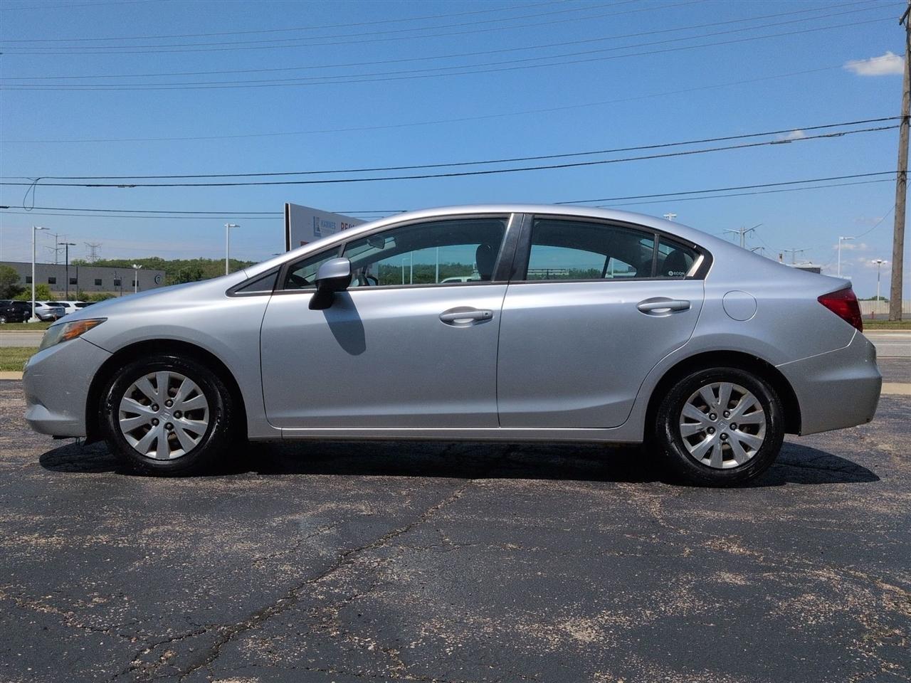 Honda Civic LX Sedan 5-Speed AT 2012