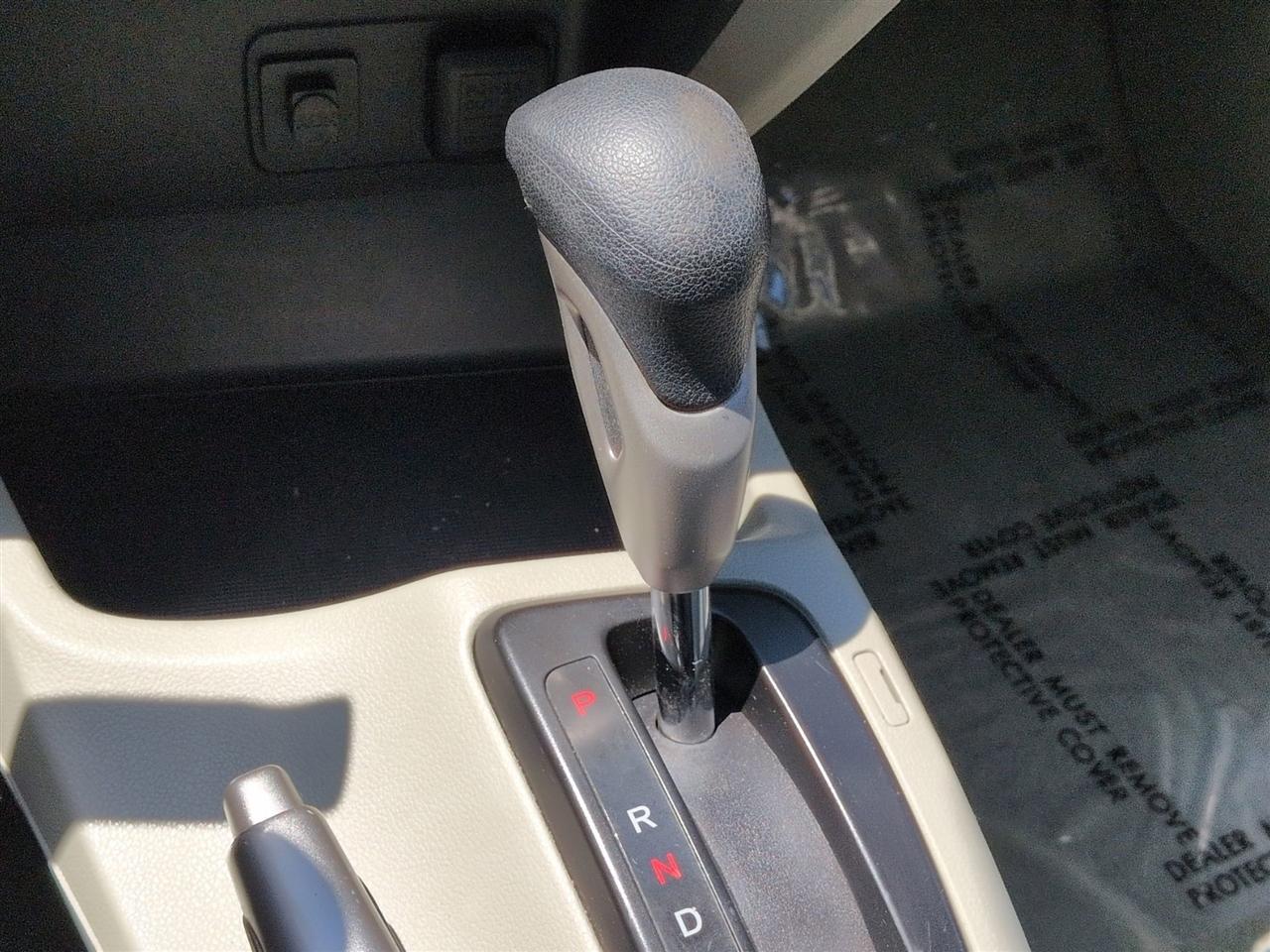 Honda Civic LX Sedan 5-Speed AT 2012