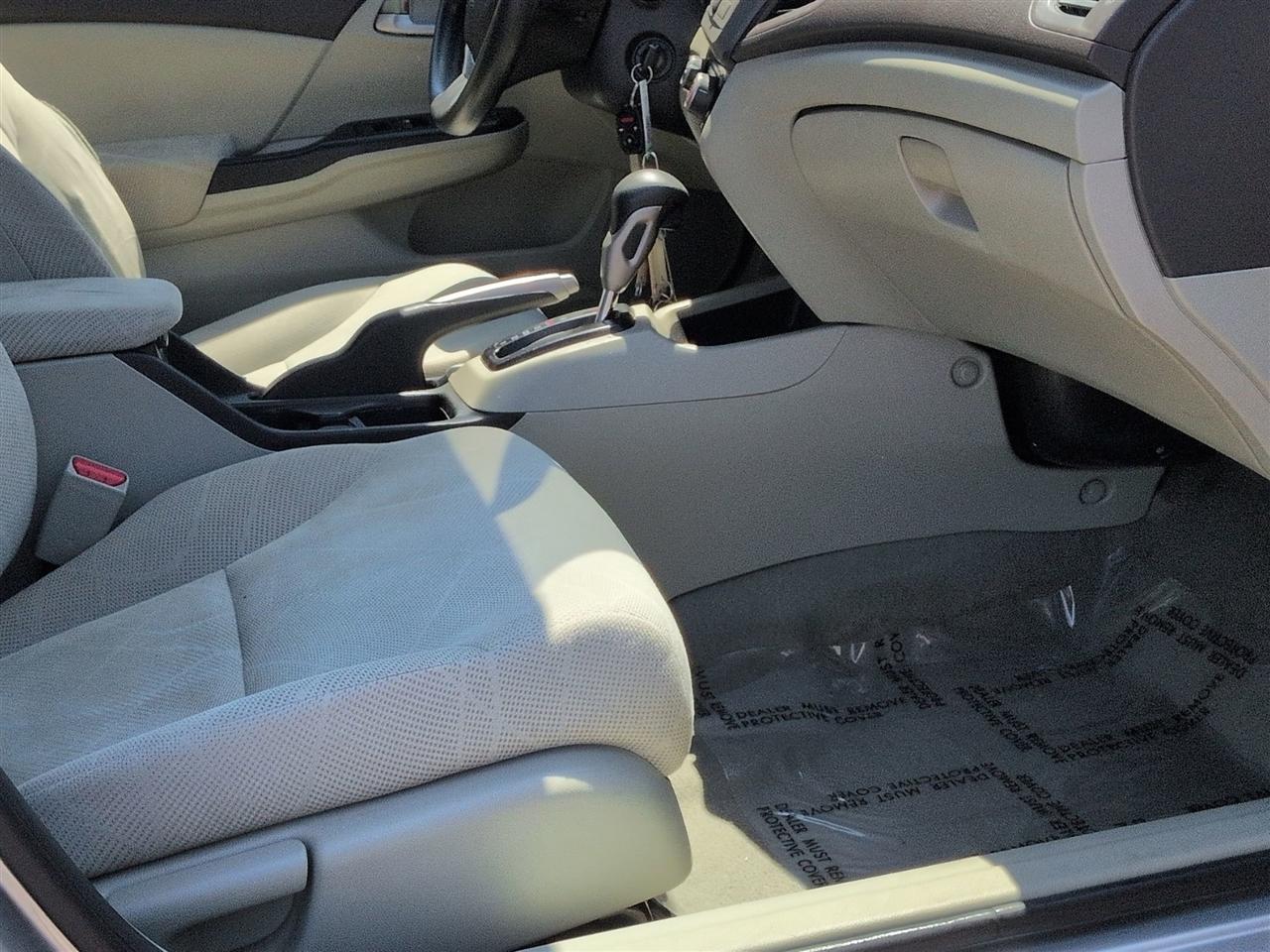 Honda Civic LX Sedan 5-Speed AT 2012