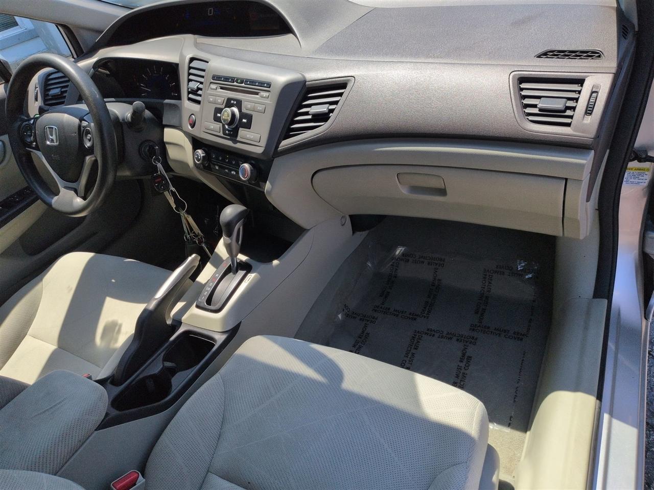 Honda Civic LX Sedan 5-Speed AT 2012