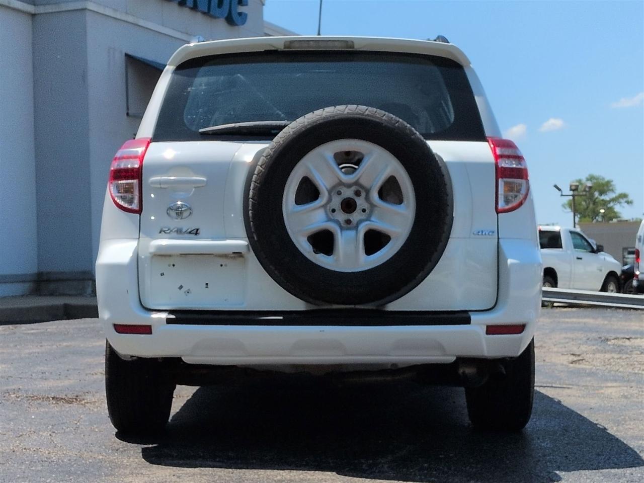 Toyota RAV4 Base I4 4WD 2012