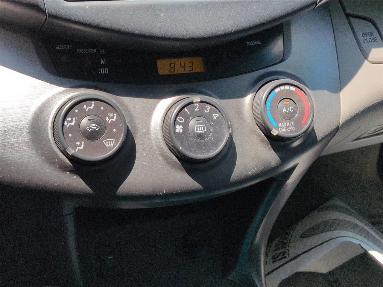 Toyota RAV4 Base I4 4WD 2012