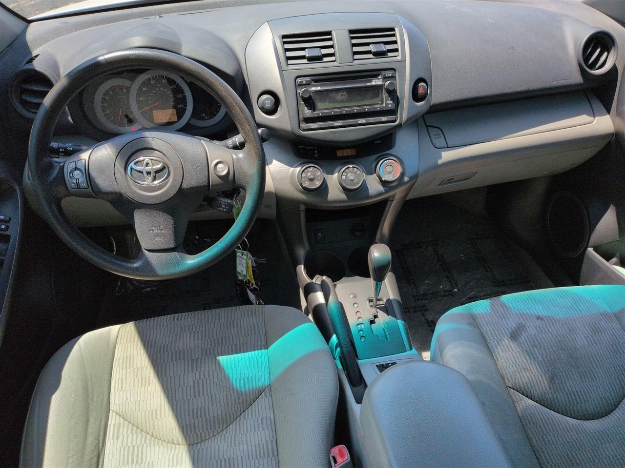 Toyota RAV4 Base I4 4WD 2012