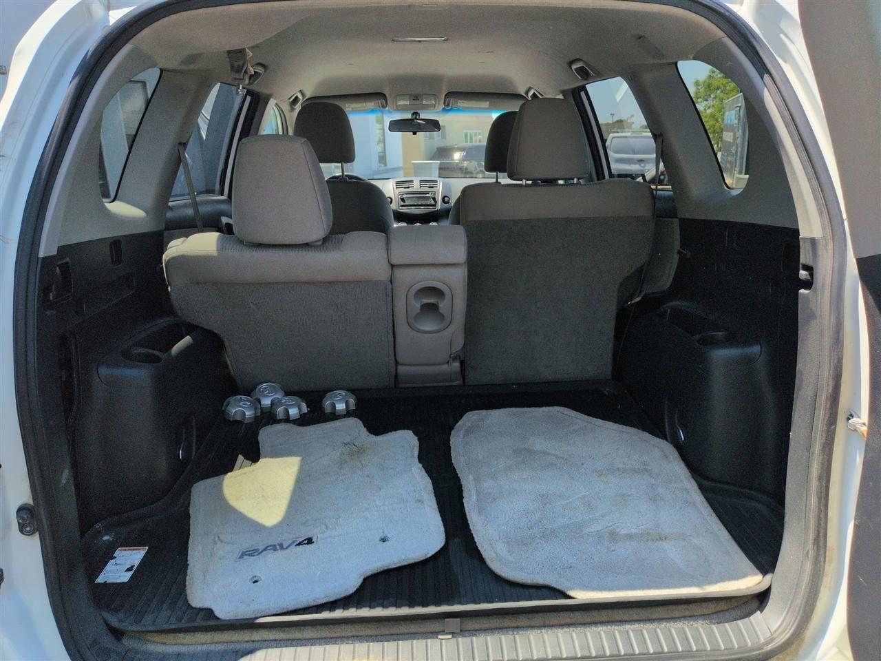 Toyota RAV4 Base I4 4WD 2012
