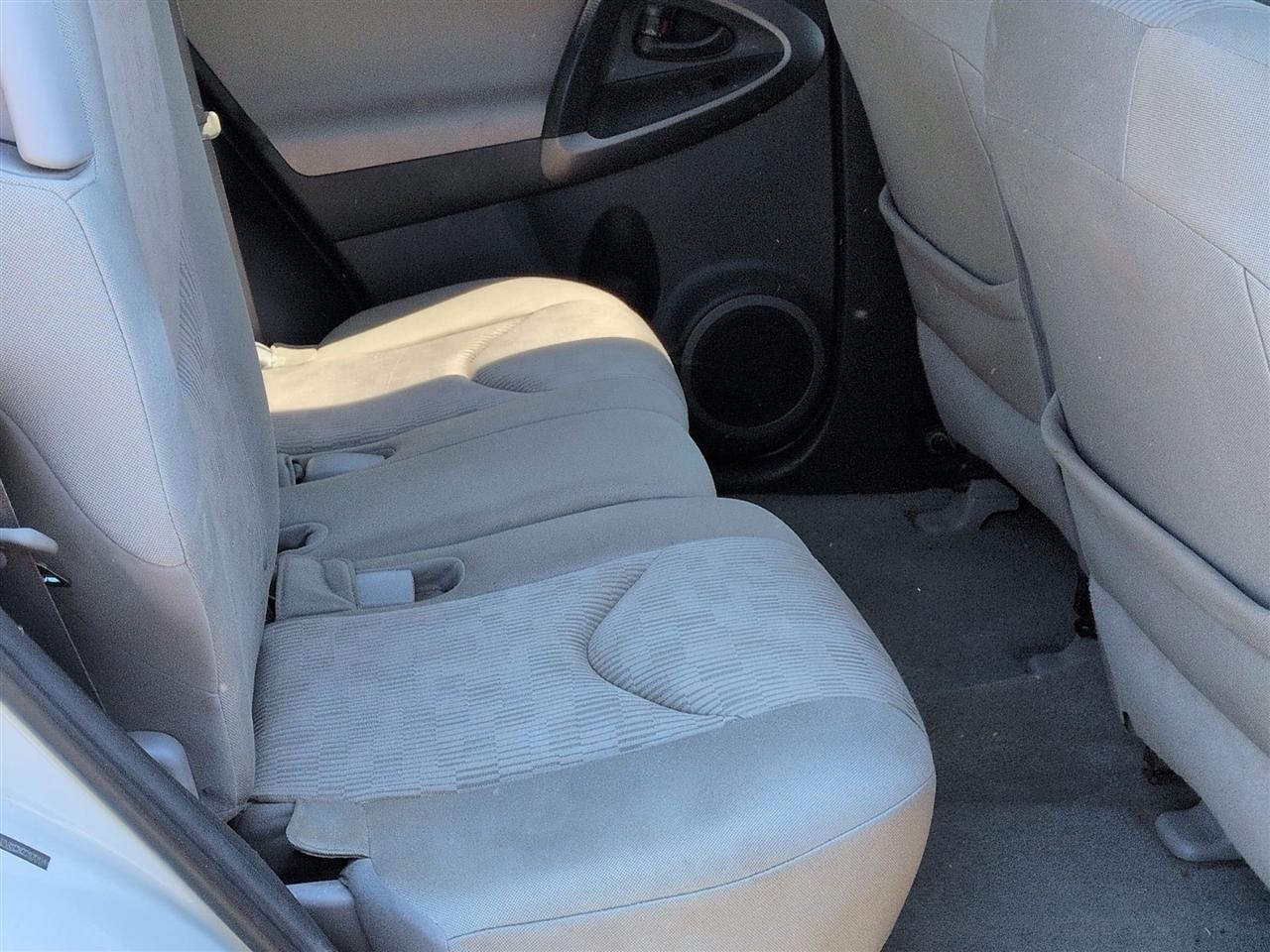Toyota RAV4 Base I4 4WD 2012