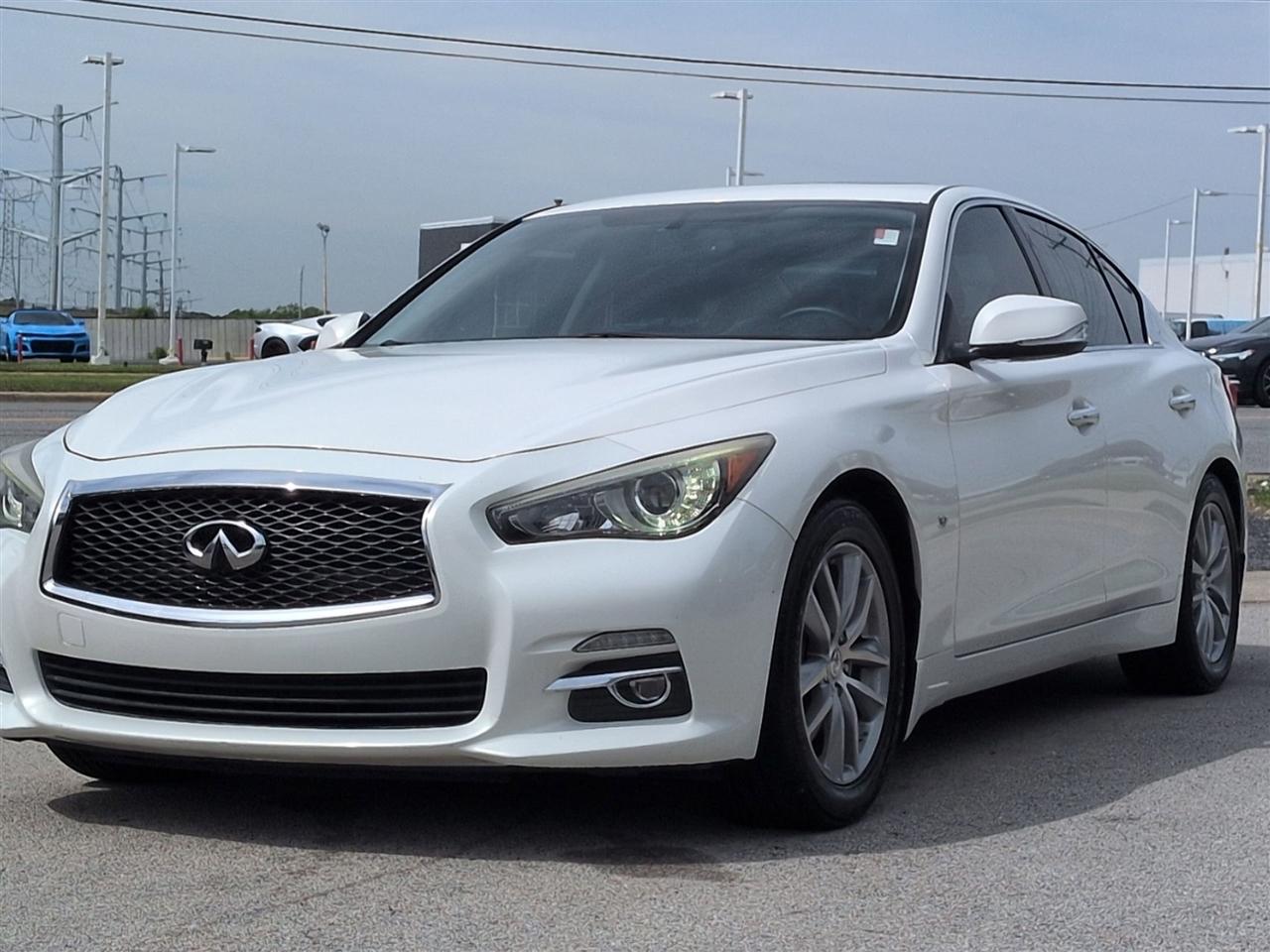 Infiniti Q50 Base 2015