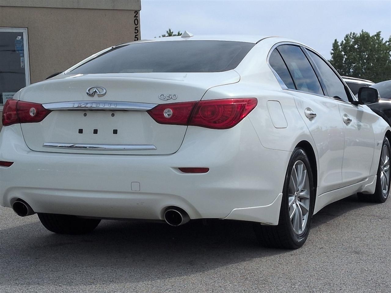 Infiniti Q50 Base 2015