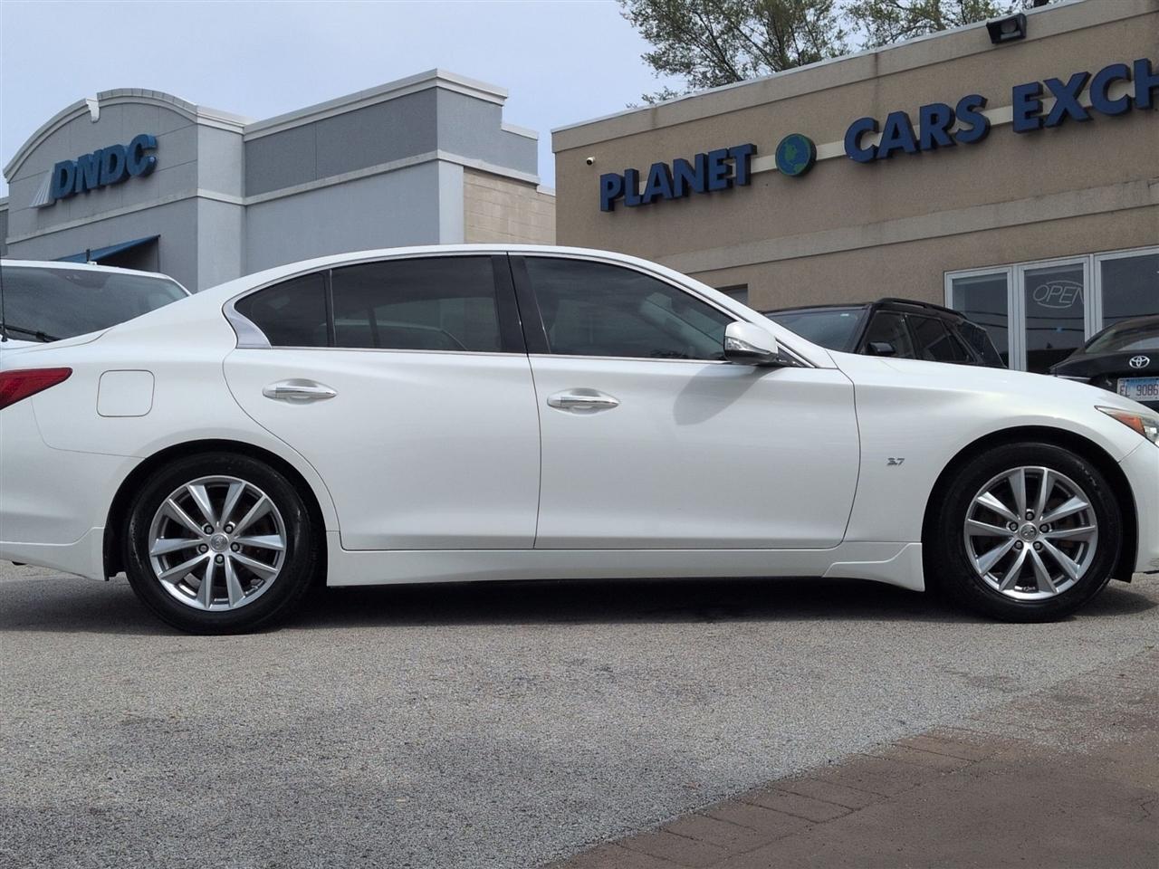 Infiniti Q50 Base 2015