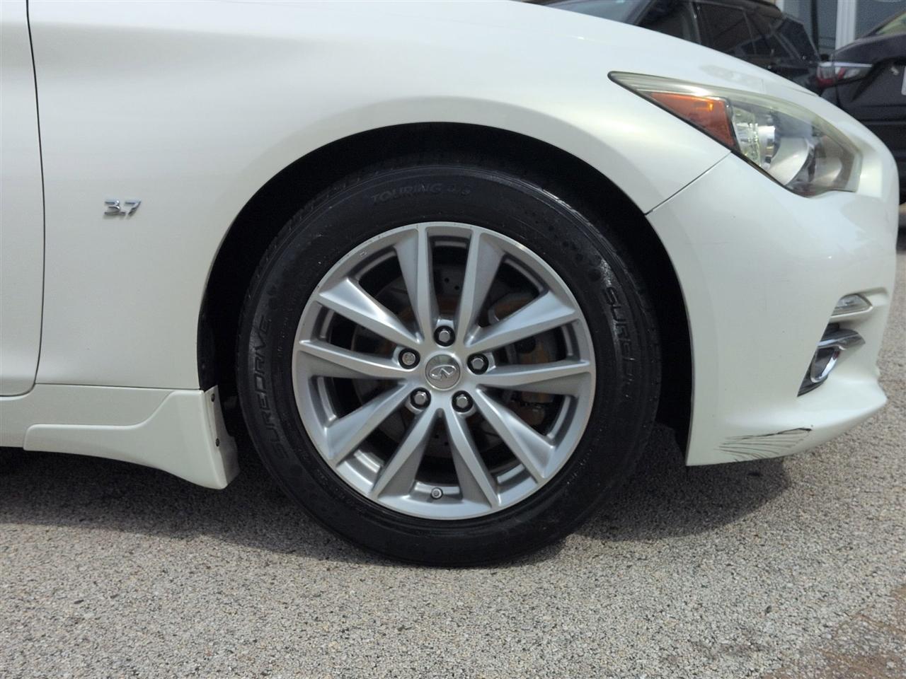 Infiniti Q50 Base 2015