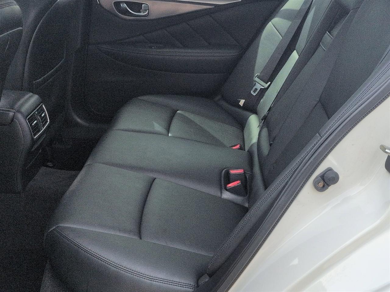 Infiniti Q50 Base 2015