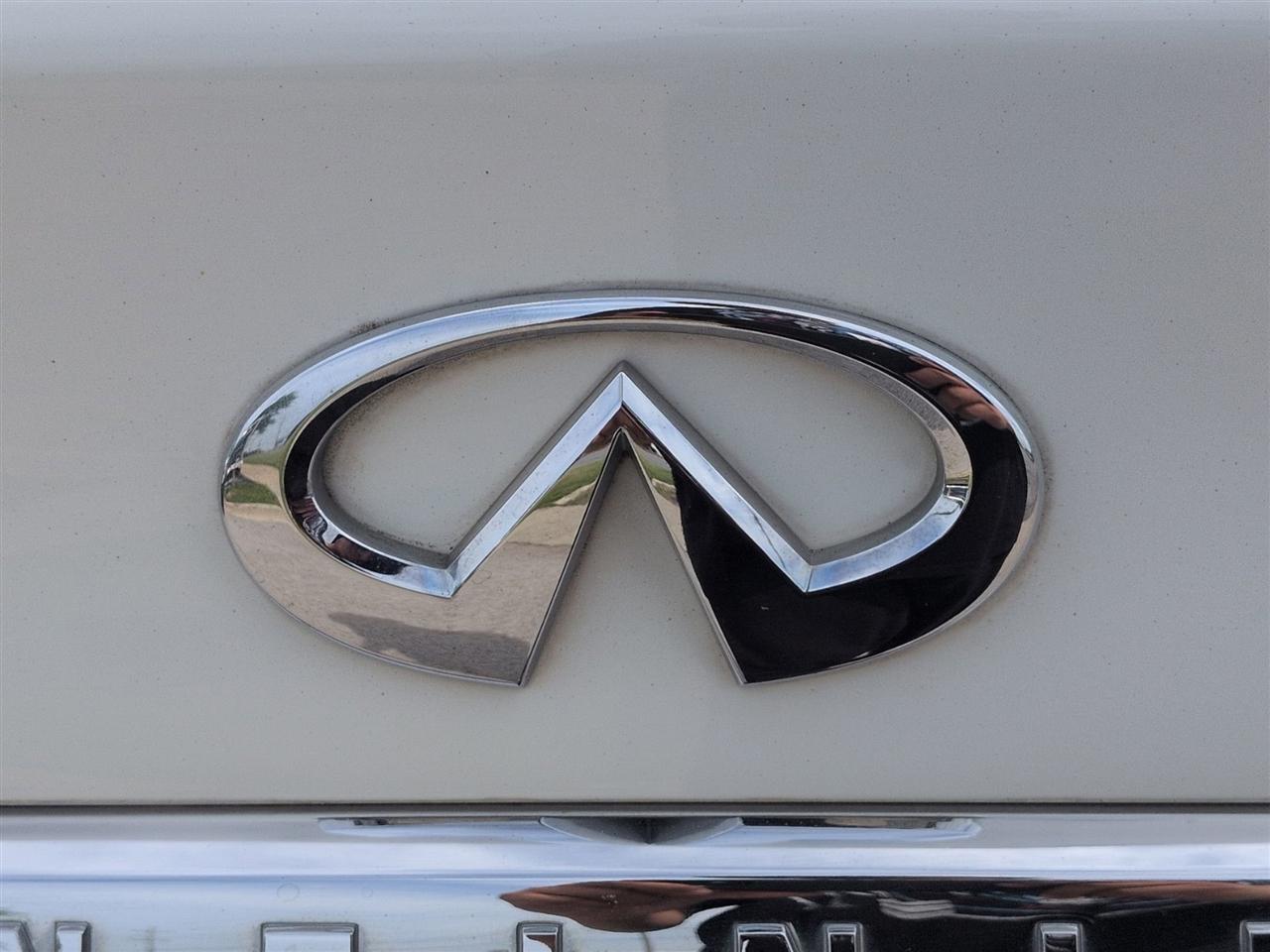 Infiniti Q50 Base 2015